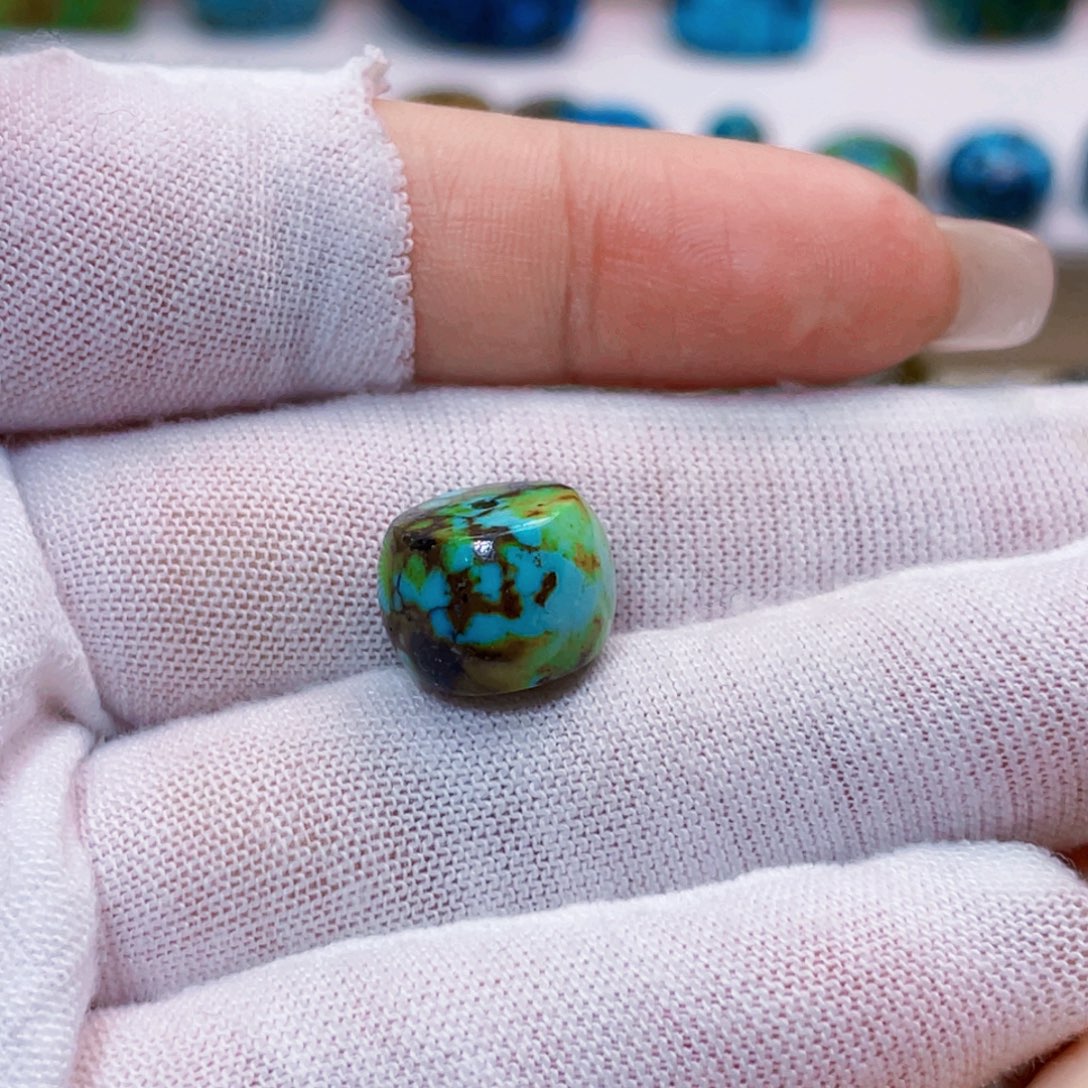 绿松石未镶嵌饰品