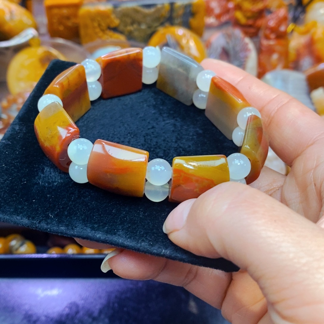 未镶嵌石英质玉（黄龙玉）吊坠(不含链)