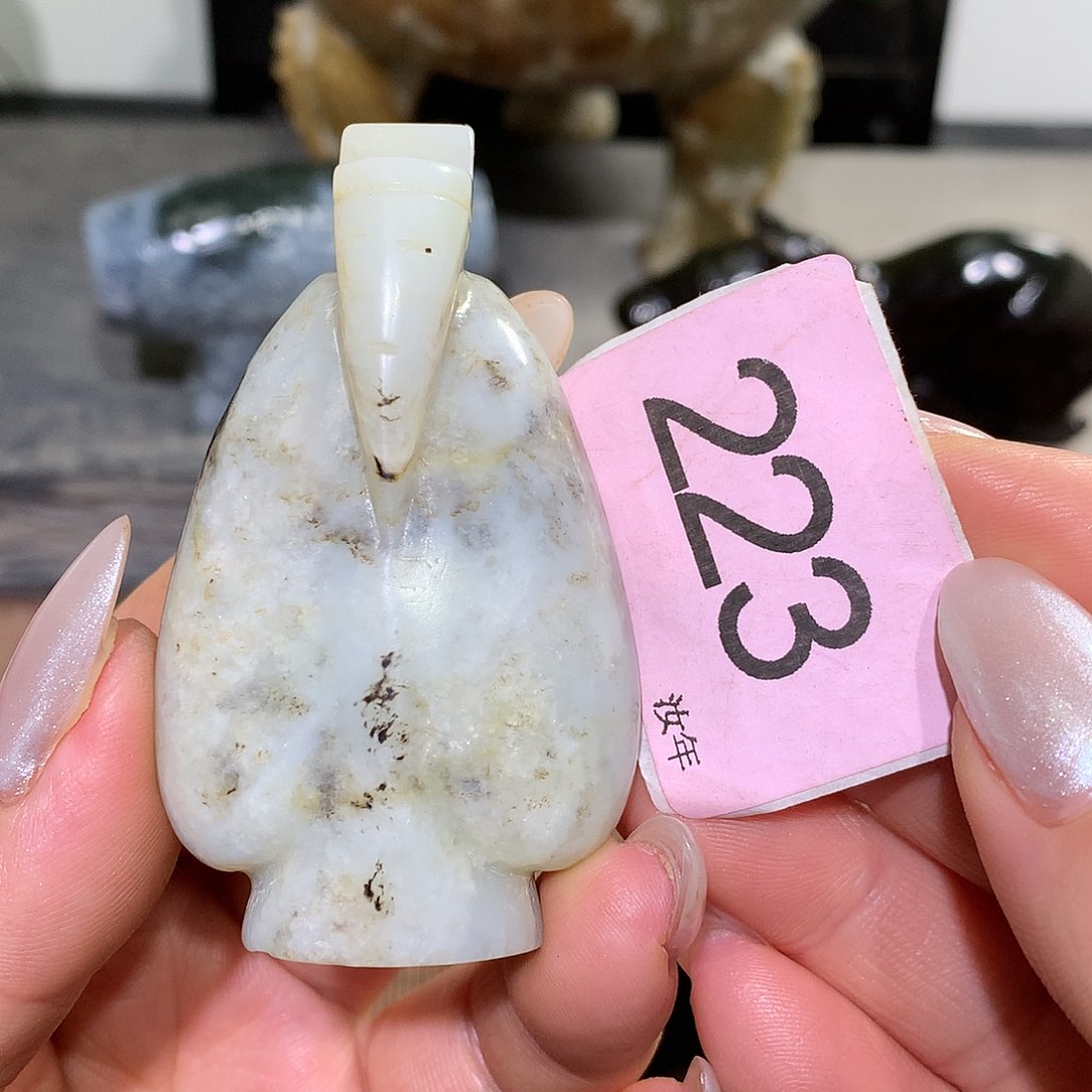 颈饰未镶嵌和田玉大**行