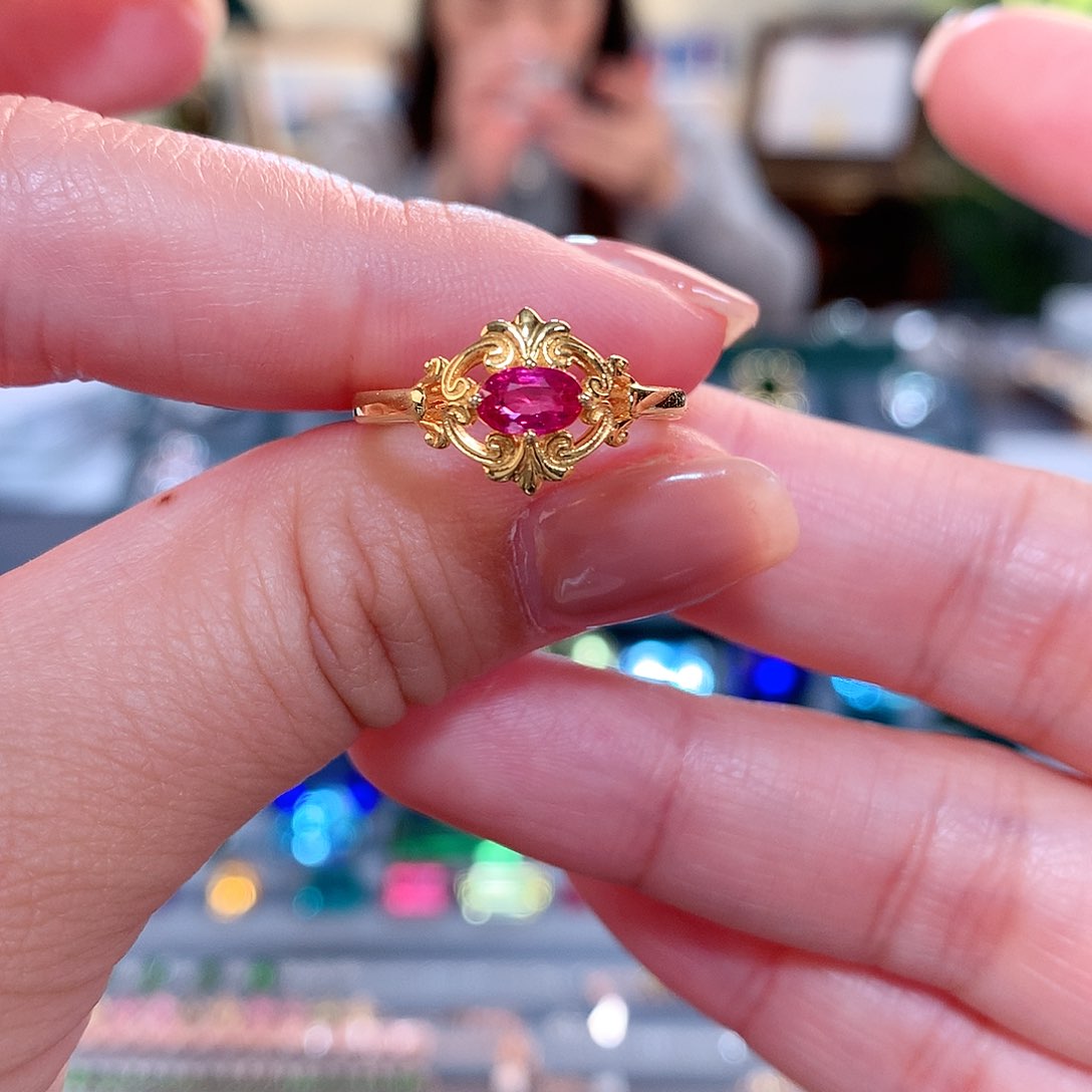 【闪购商品】红宝石戒指18K金镶嵌无烧红宝石戒指