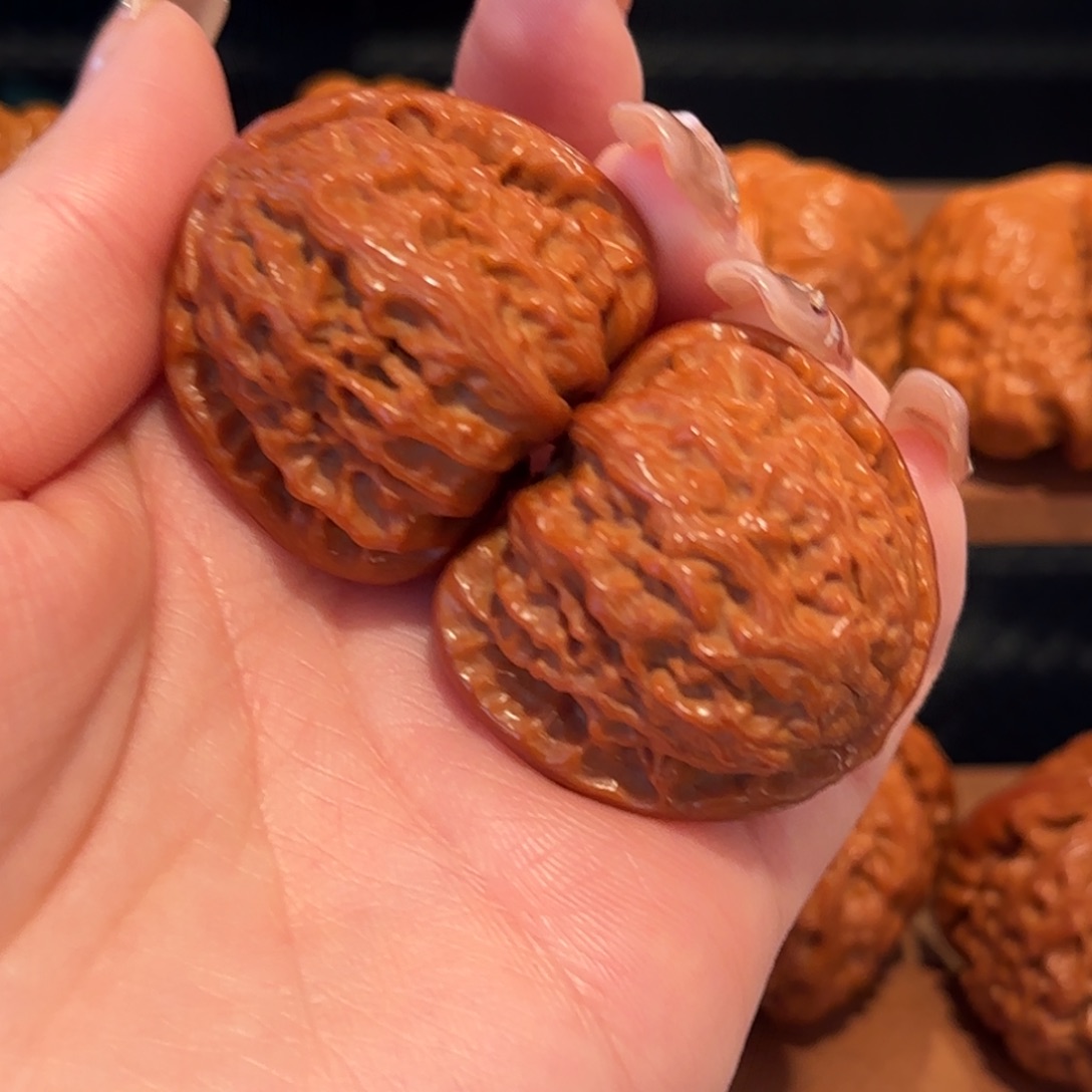 桃核吊坠白狮子36 精品889