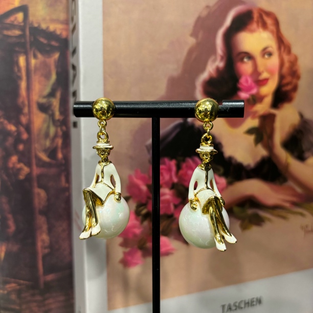 黄铜仿珍珠耳饰 时尚中古VINTAGE 复古高级感小美人珍*珠造型耳饰