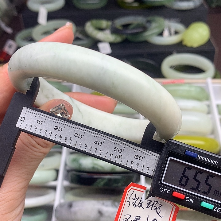 蛇纹石玉手镯未镶嵌760