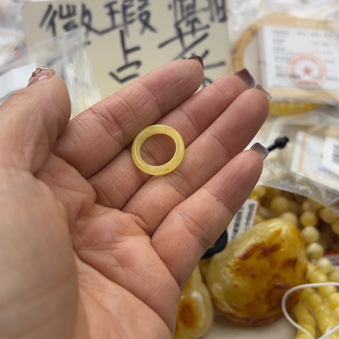 琥珀珠宝奇石未镶嵌