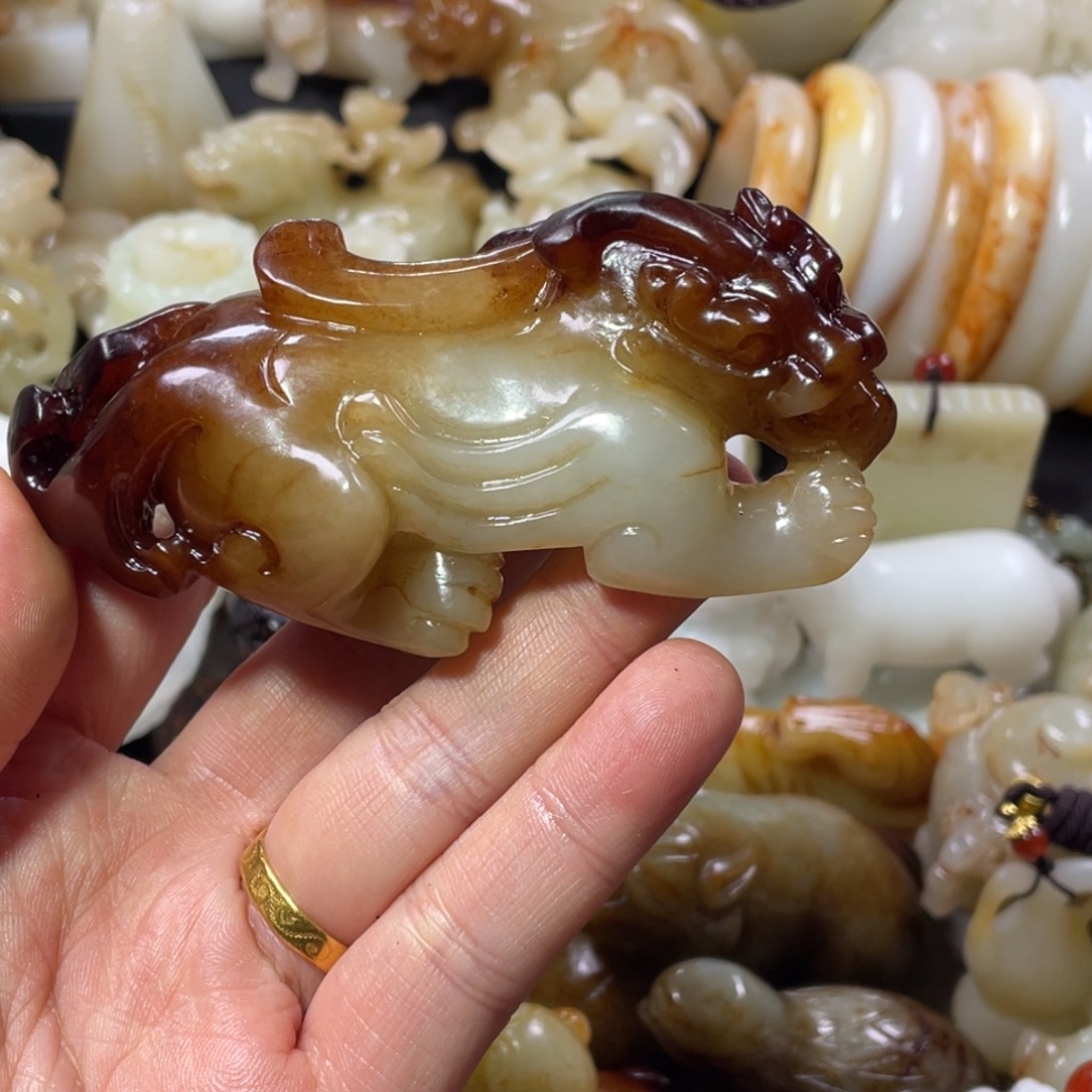 忠***堂和田玉未镶嵌把件