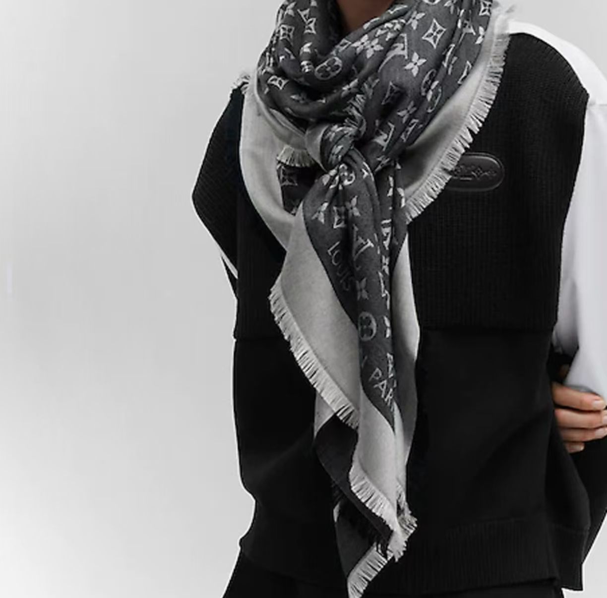 99新 LouisVuitton/路易威登 海囤/LV围巾/142✖️142/nu19846