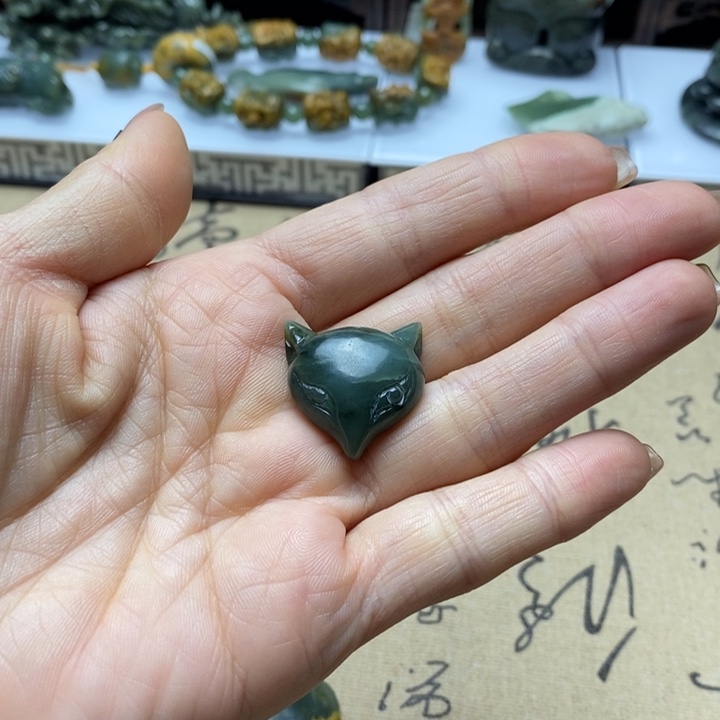 透闪石质玉手把未镶嵌