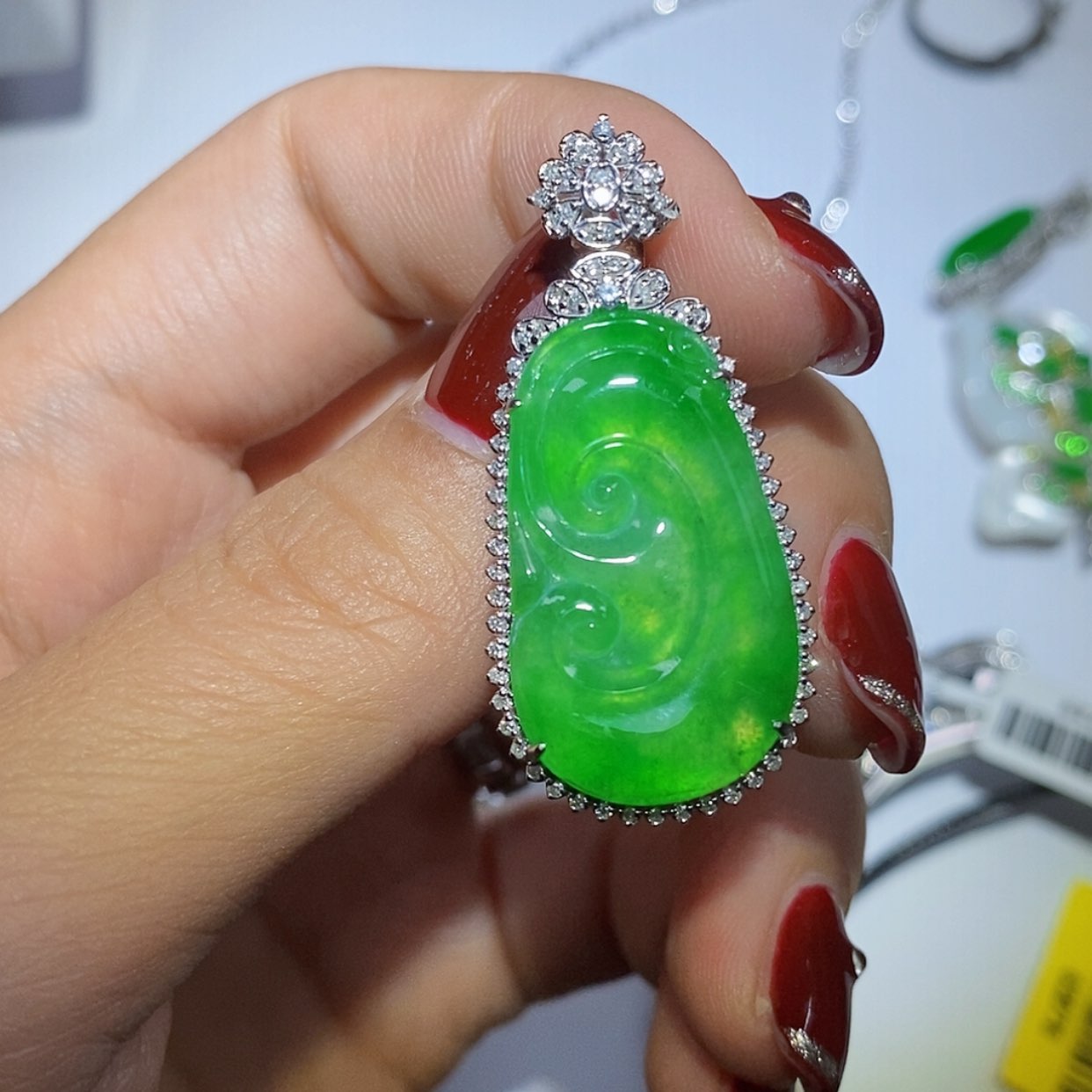 【闪购商品】翡翠颈饰18K金镶嵌阳*@吊坠