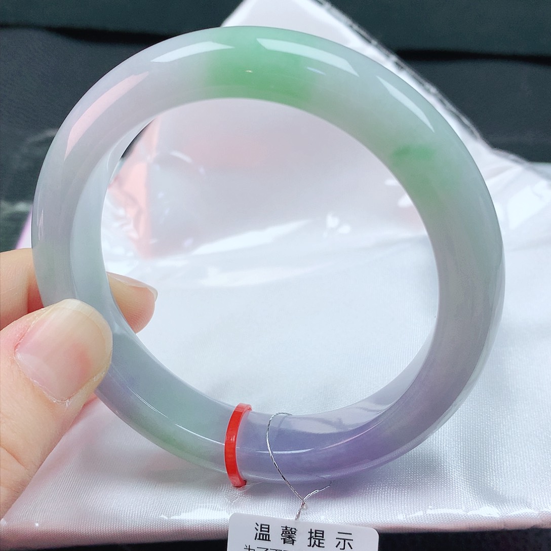 翡翠手镯未镶嵌58圈