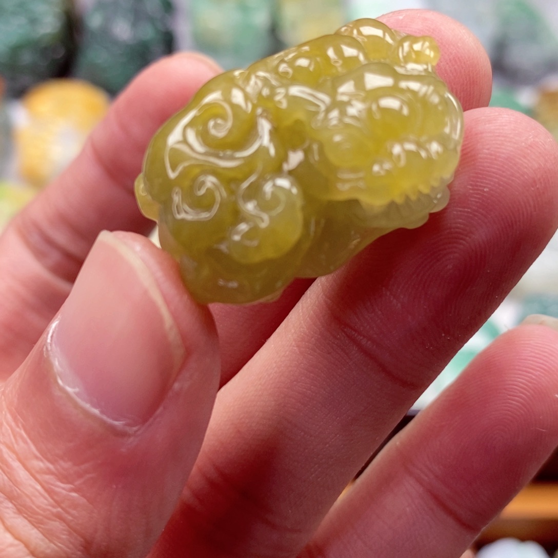 翡翠颈饰未镶嵌翡翠