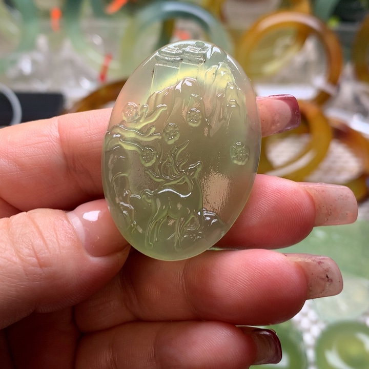 蛇纹石玉挂坠未镶嵌