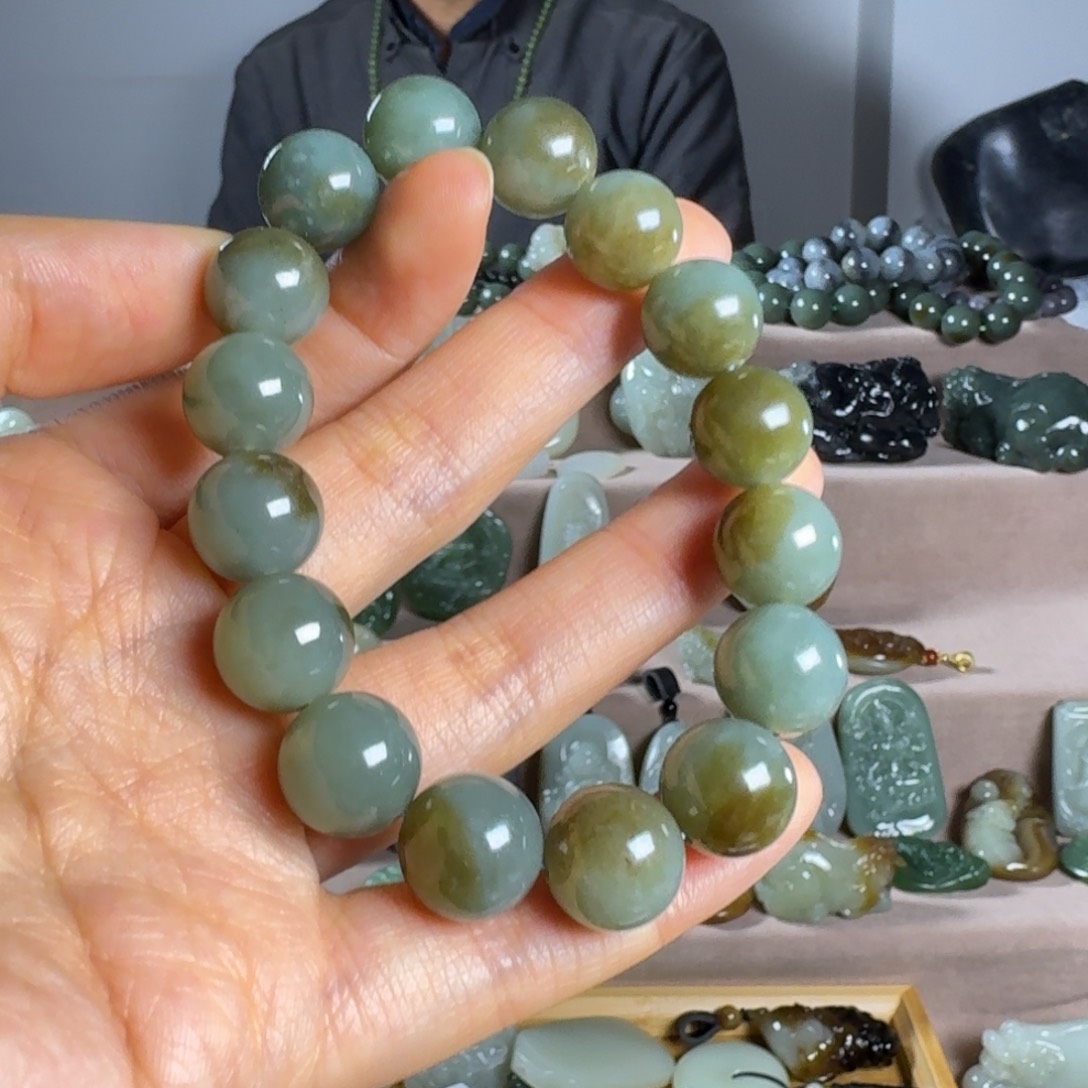 和田玉（糖玉）颈饰未镶嵌