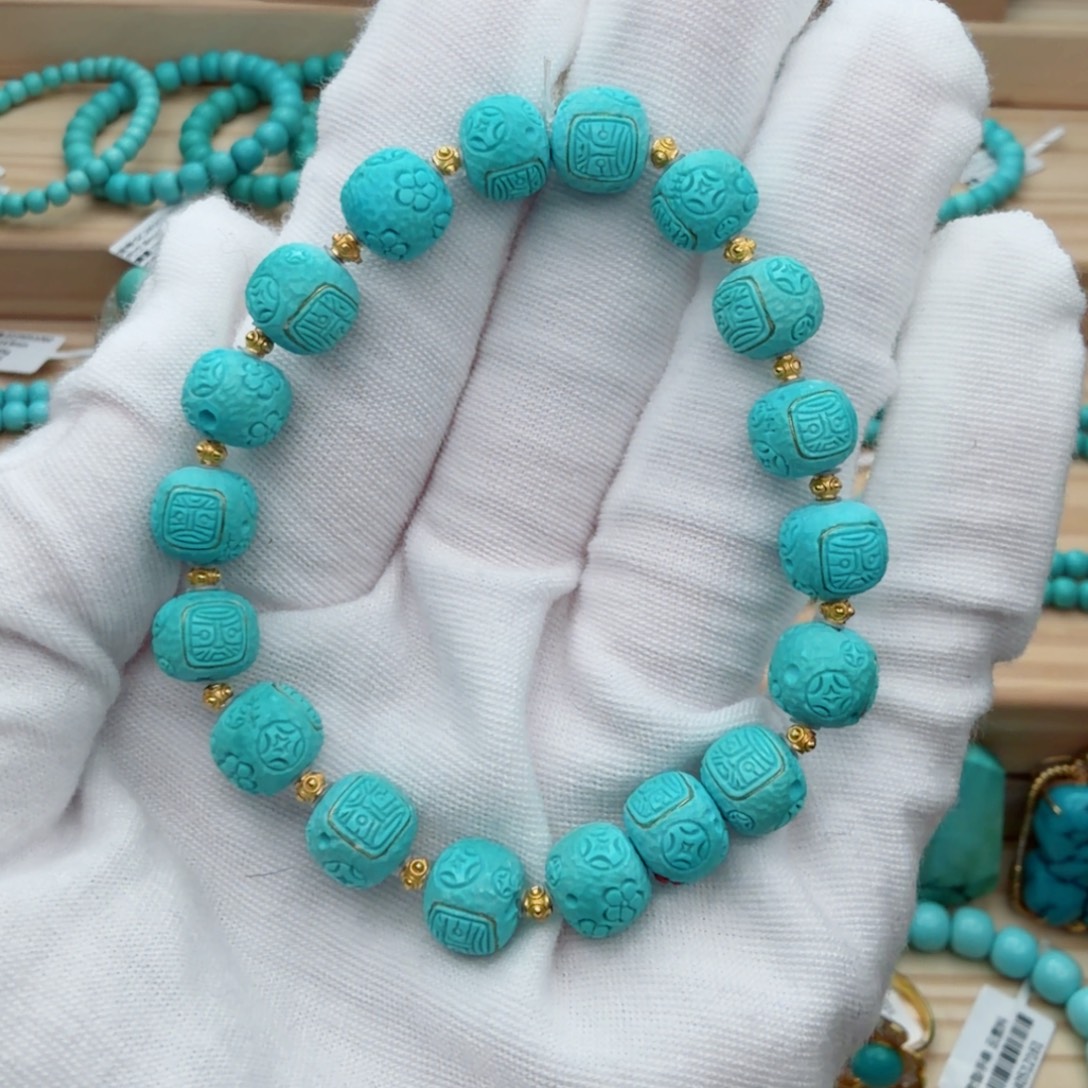 绿松石未镶嵌珠宝奇石