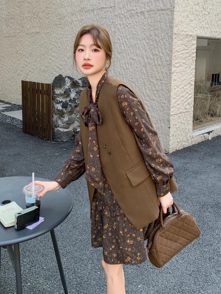 美拉德穿搭西装碎花连衣裙套装女2025秋季新款超火小个子两件套裙