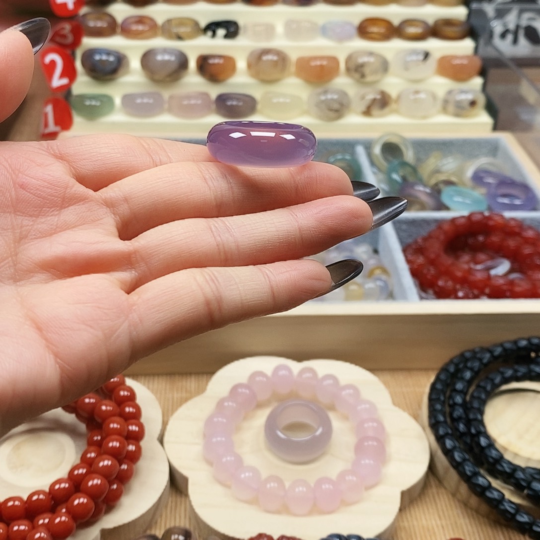 雯***文玛瑙/玉髓未镶嵌戒指