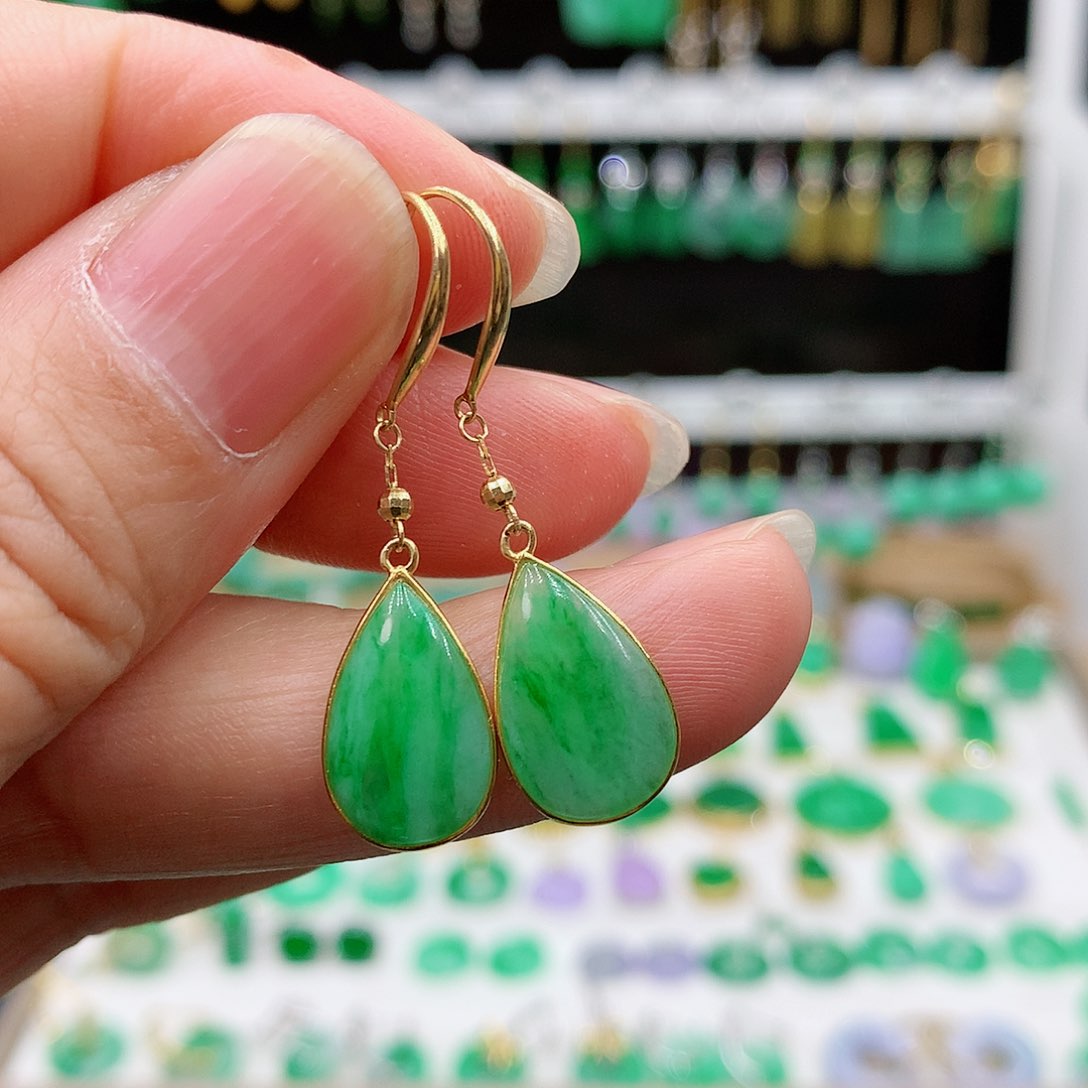 翡翠耳饰18K金镶嵌的