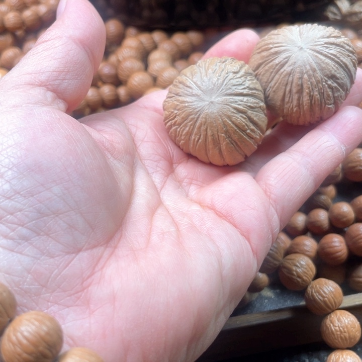 猴头核桃手串母*花3.6三棱
