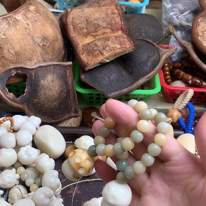 千眼菩提吊坠象牙果雕刻蘑菇挂件