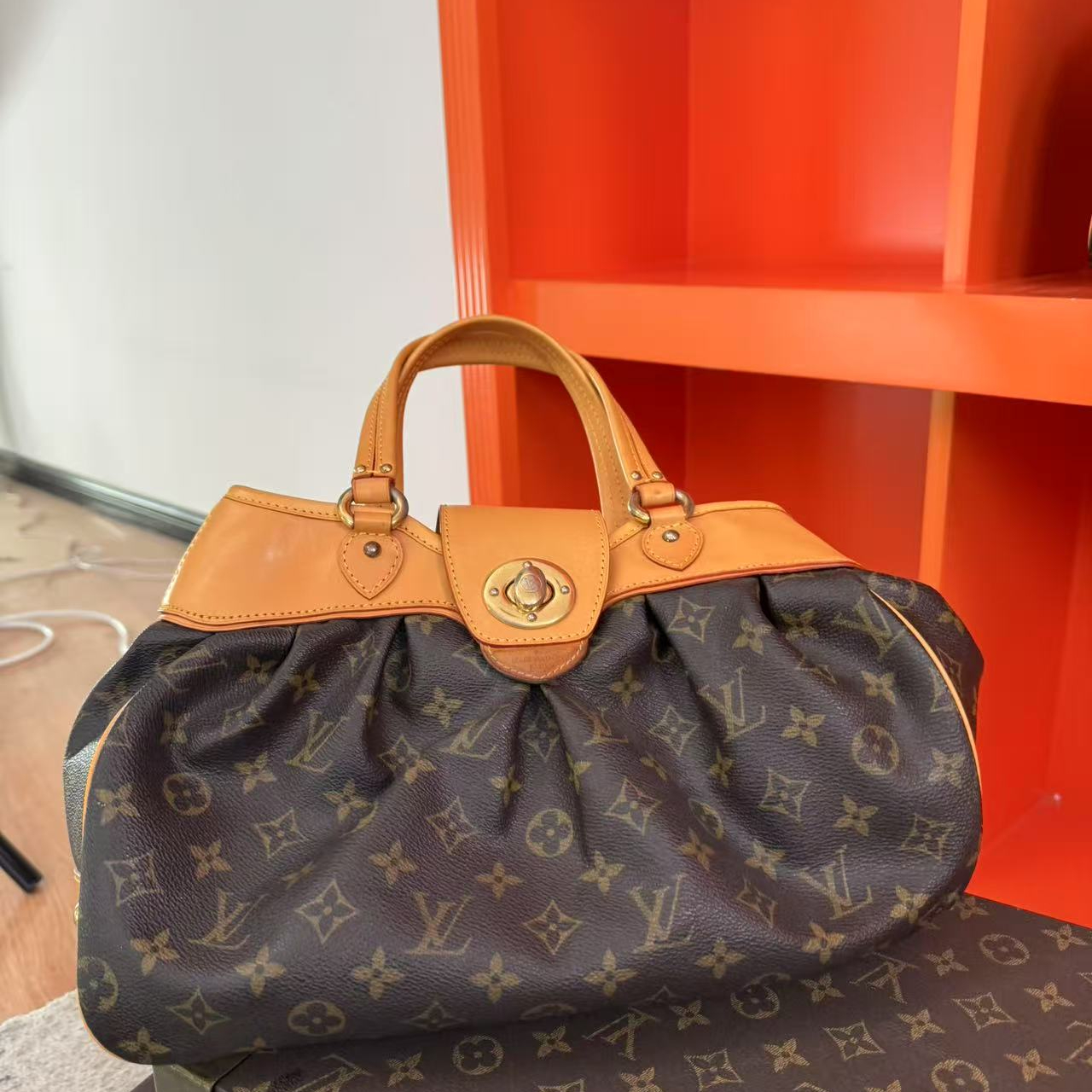 LouisVuitton 路易威登 /雅云/金扣手提/植鞣革换新/修复品