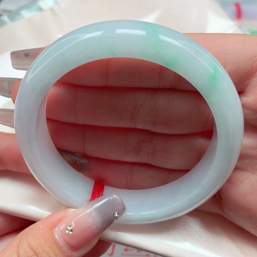 【闪购商品】翡翠手镯未镶嵌54圈