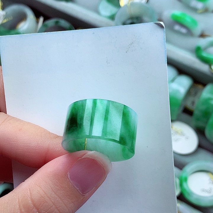 翡翠未镶嵌戒指20.21号