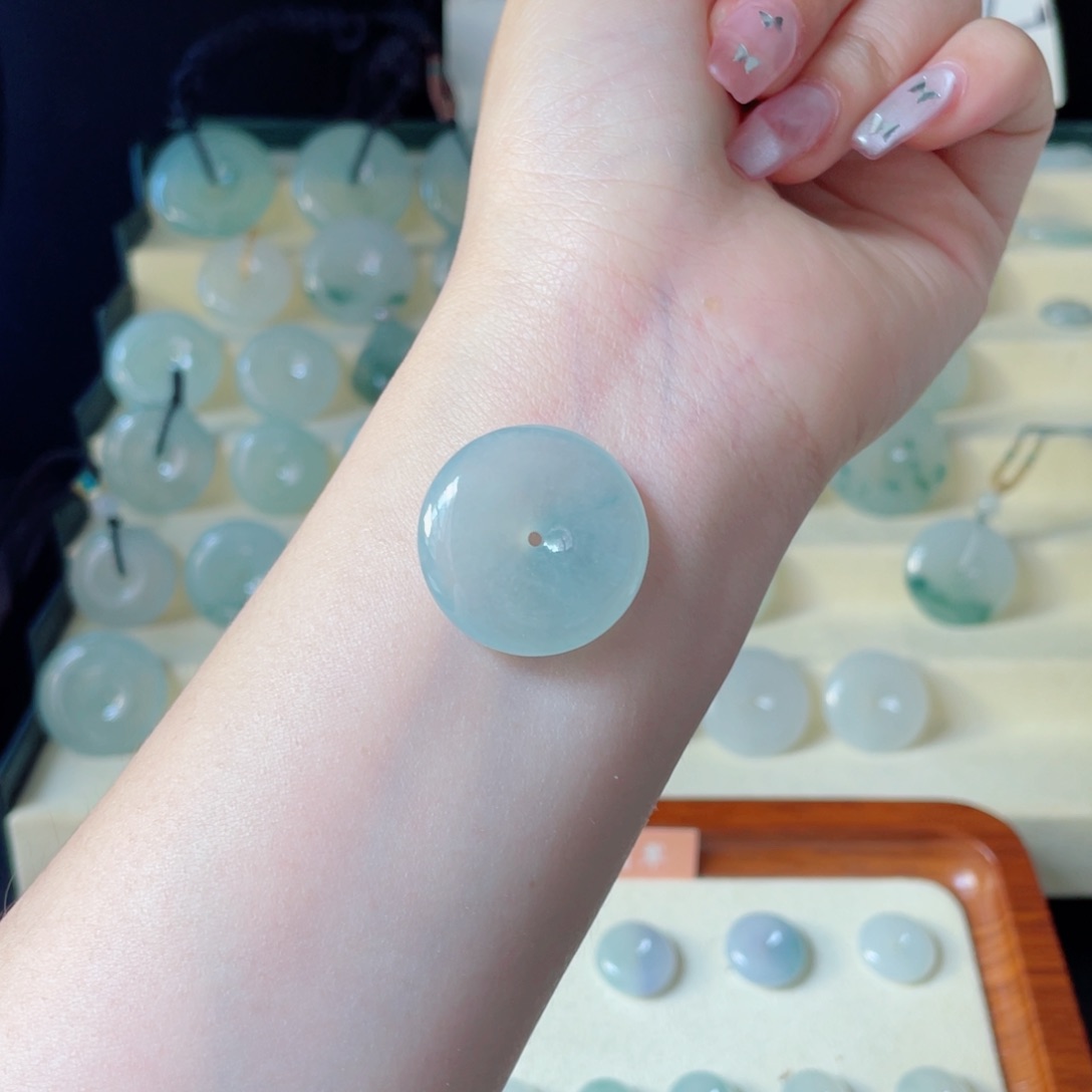 翡翠未镶嵌颈饰2727272727