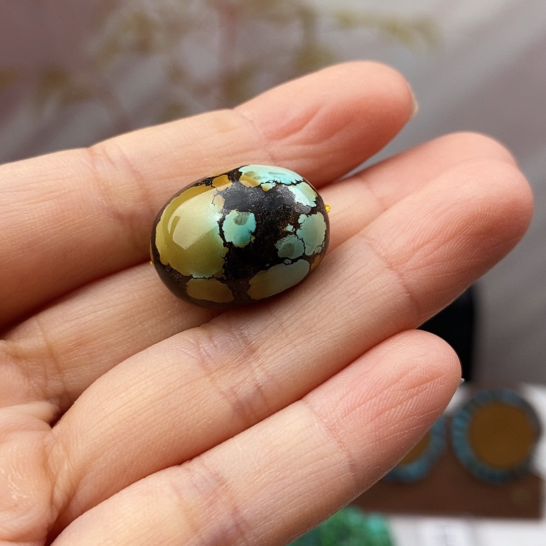 绿松石未镶嵌原矿