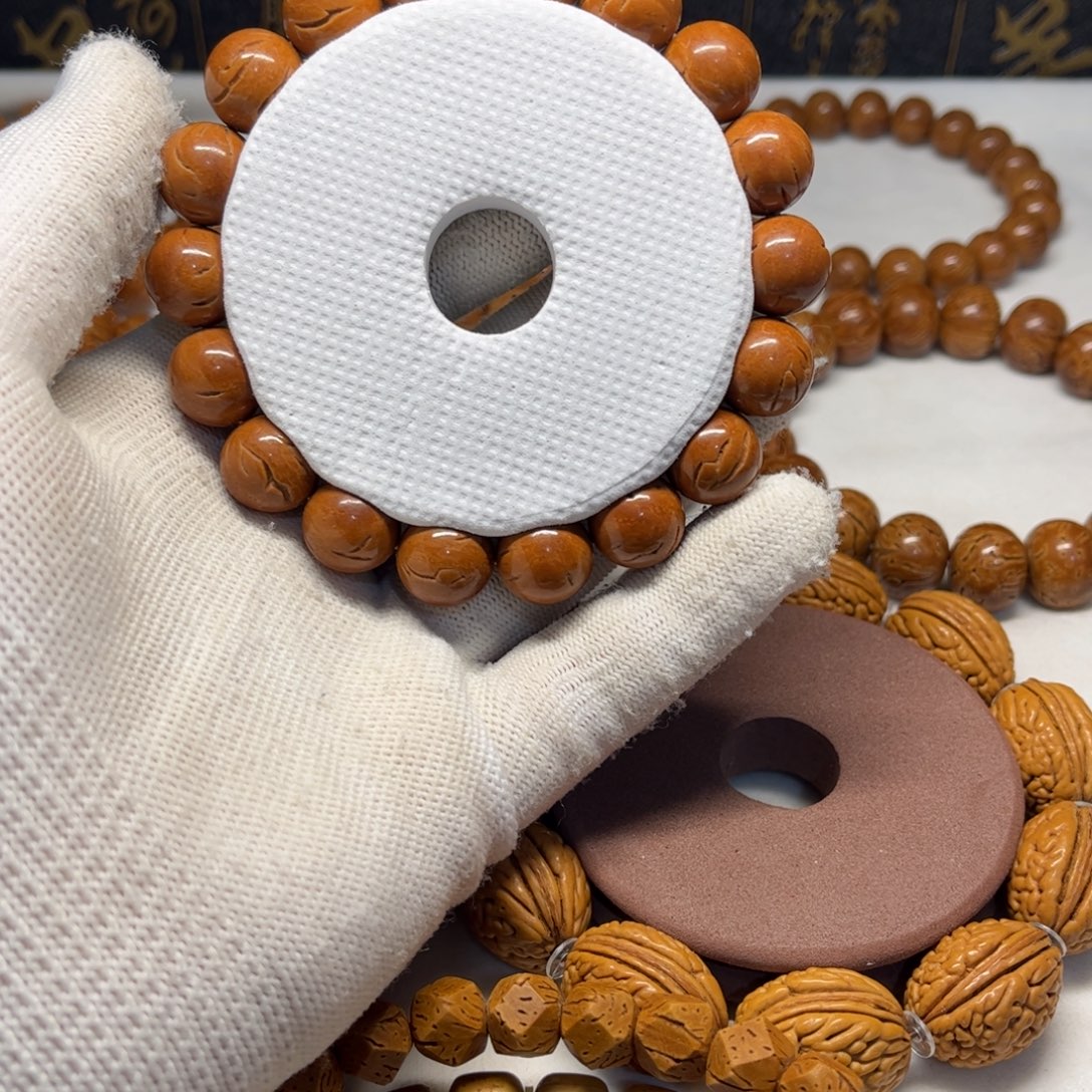 龙纹圆珠，尺寸12.8