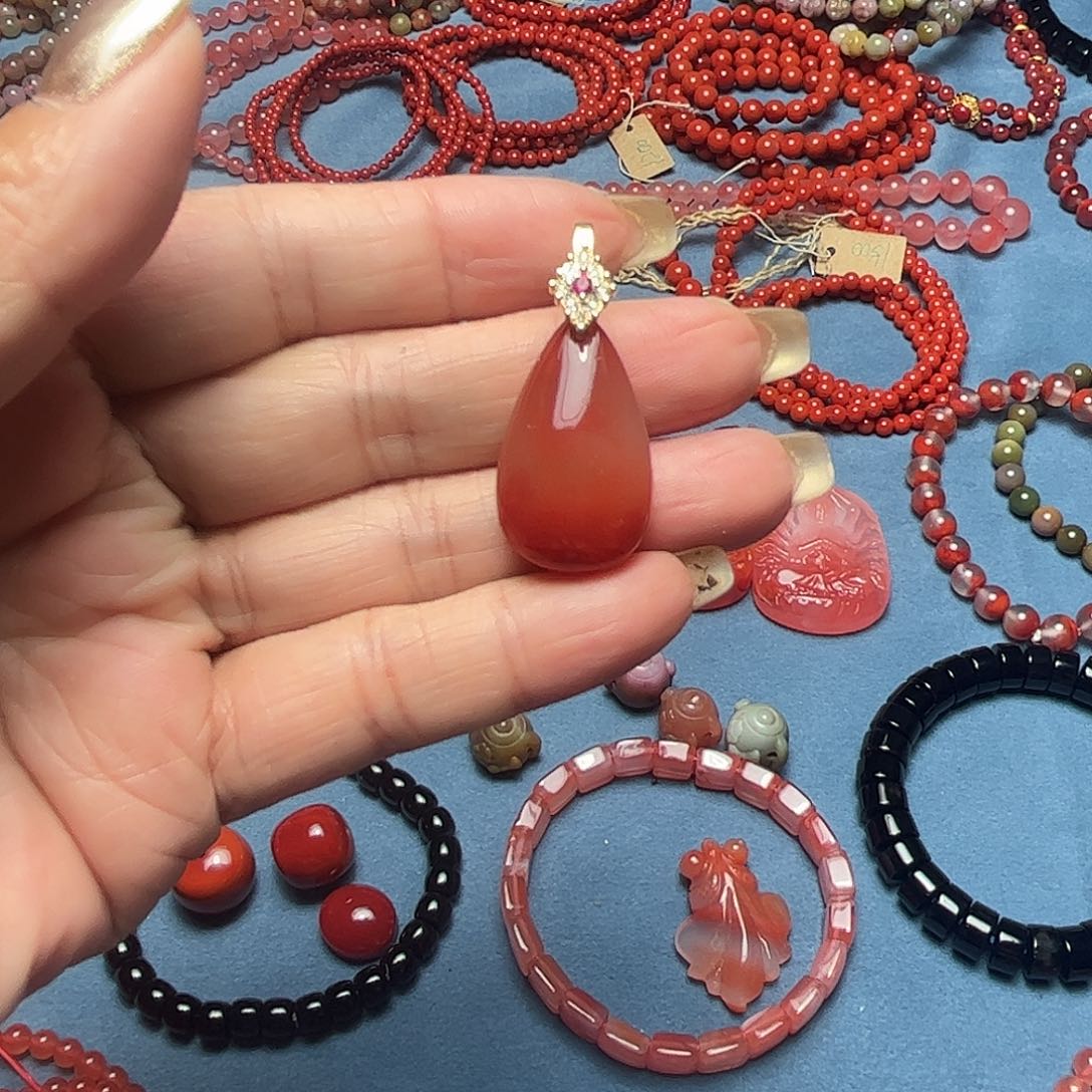 南红玛瑙手串未镶嵌