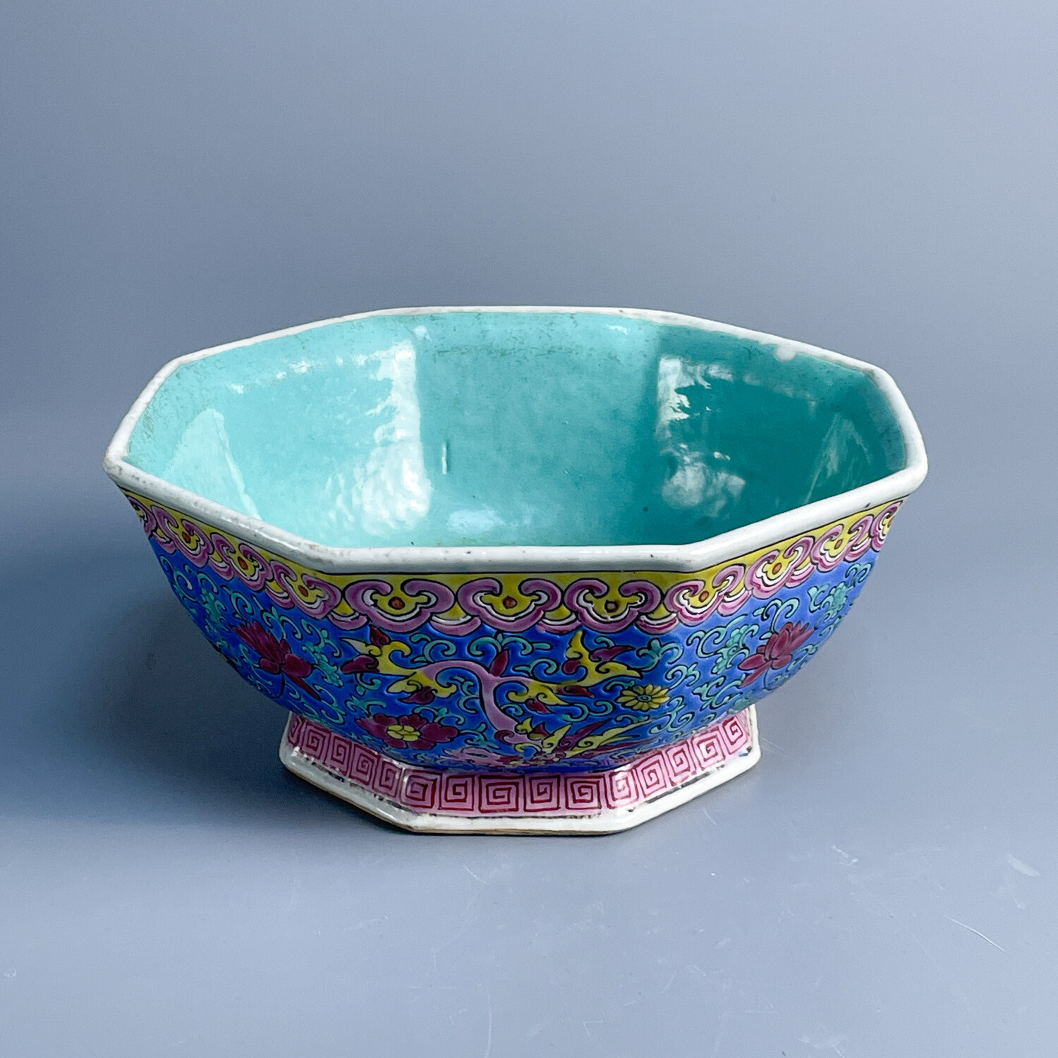 晚清蓝地粉彩花卉八方高足碗-M25KD008986-01