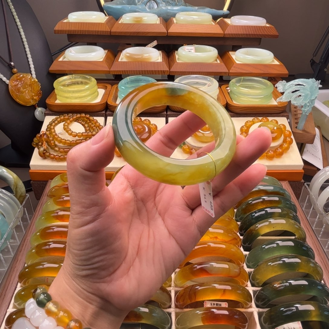 蛇纹石玉未镶嵌手镯54