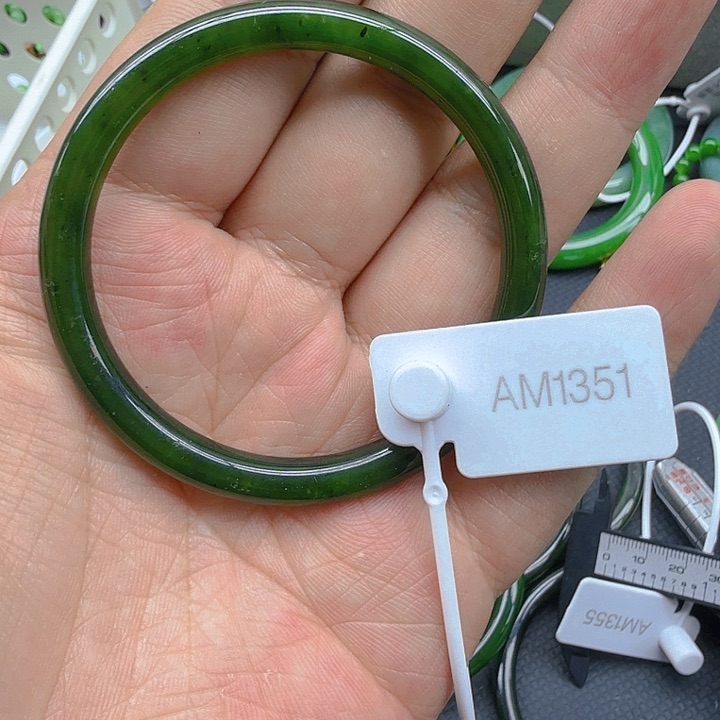 和田玉（碧玉）手镯未镶嵌 53