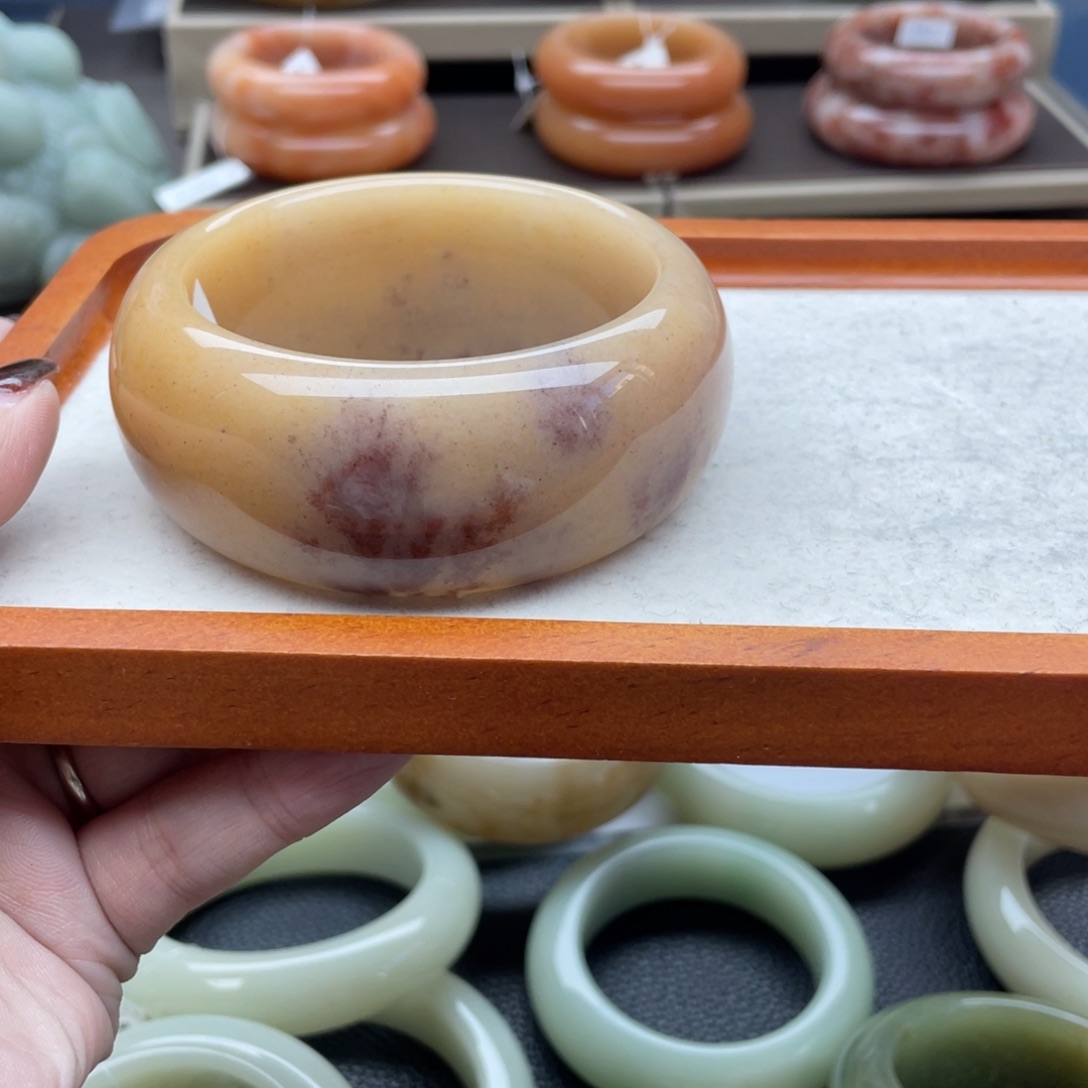 石英质玉未镶嵌手镯