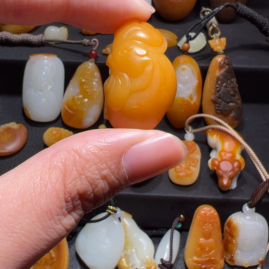 和田玉颈饰未镶嵌