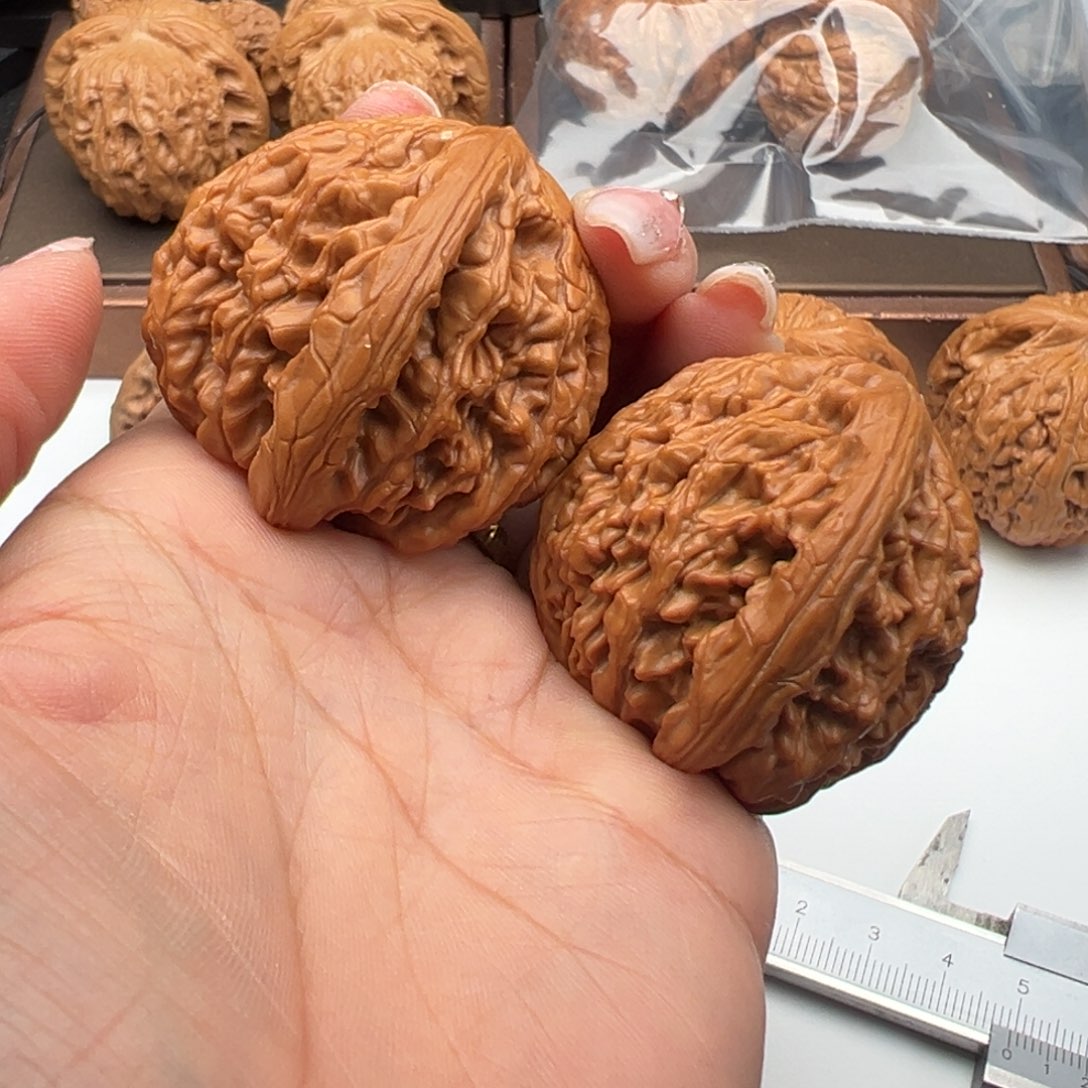 文玩核桃把件虎头王42