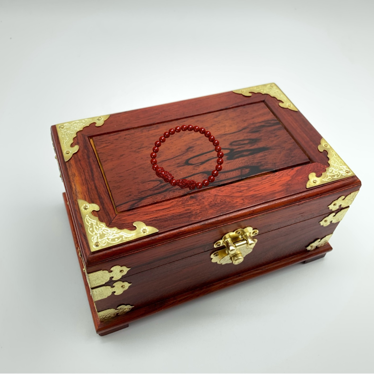 天然辰砂天然辰砂精选定制朱砂双貔貅（品宣员）