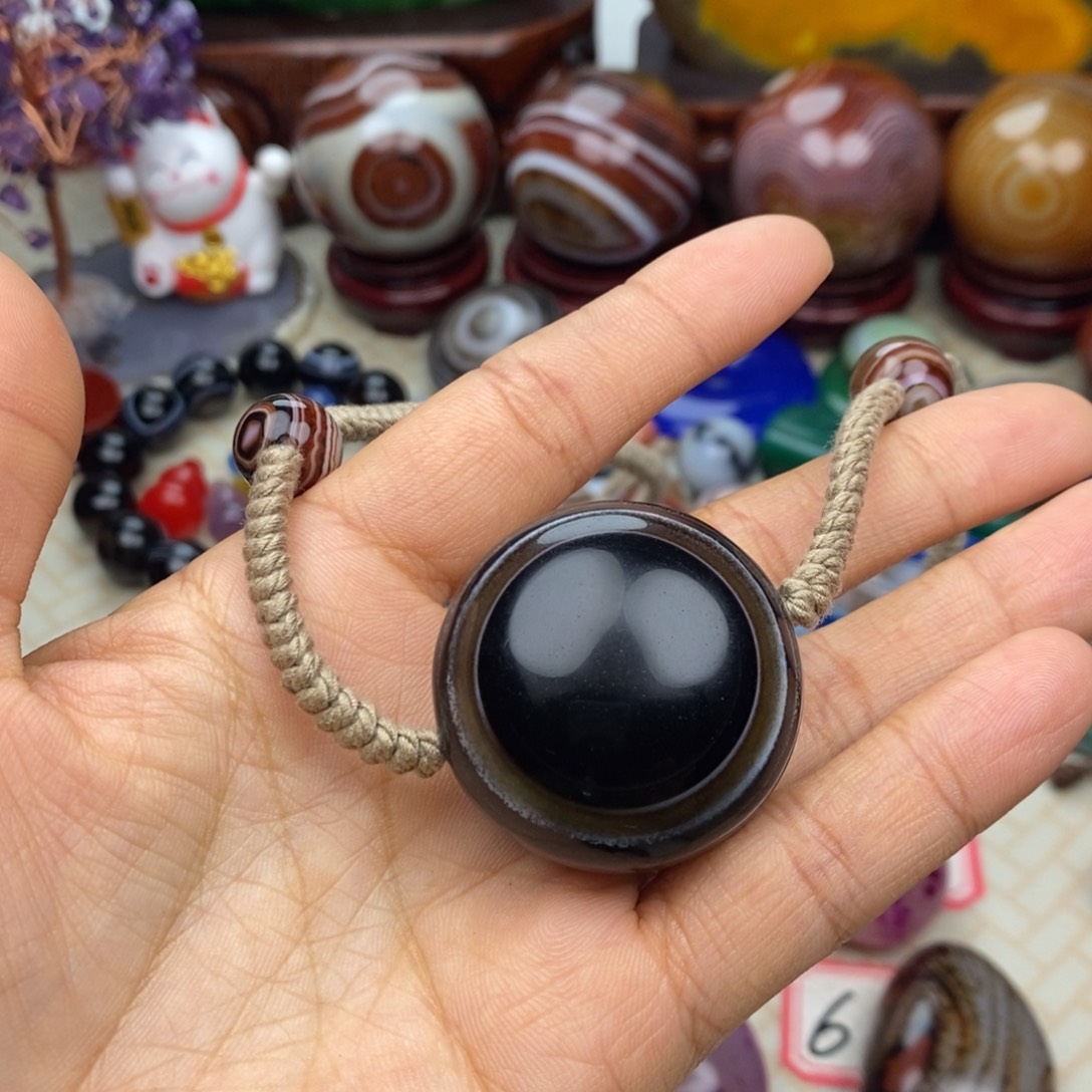 血***鹉玛瑙/玉髓未镶嵌颈饰