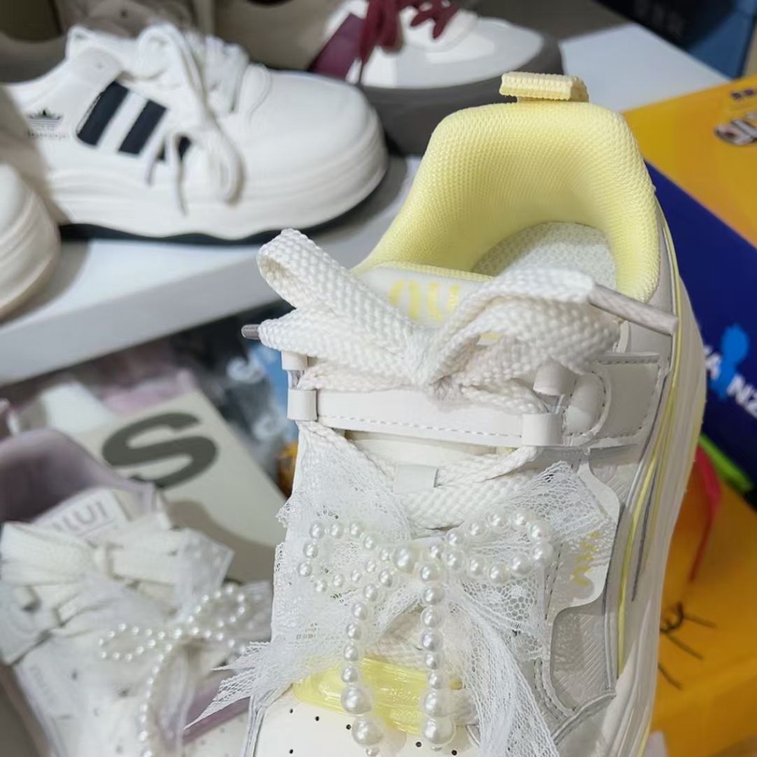 板鞋防水低帮见外包装白色防滑女鞋运动鞋耐磨女时尚