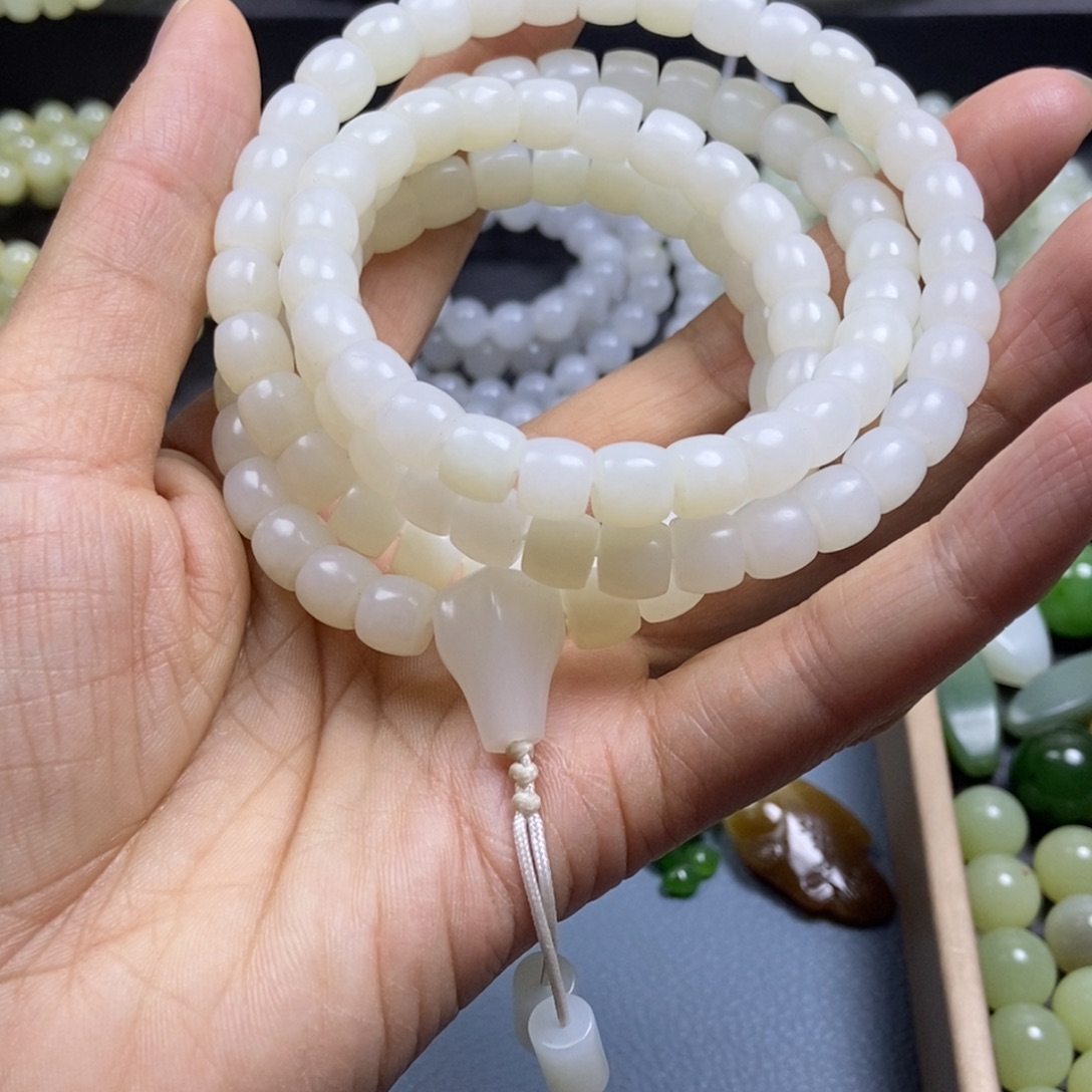 知***道和田玉未镶嵌颈饰