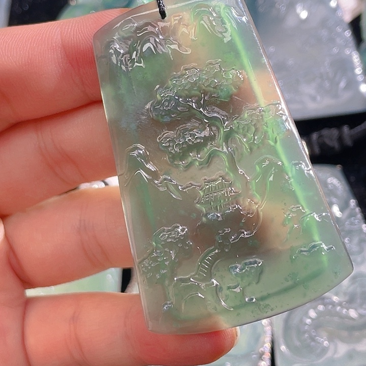 翡翠颈饰未镶嵌57，