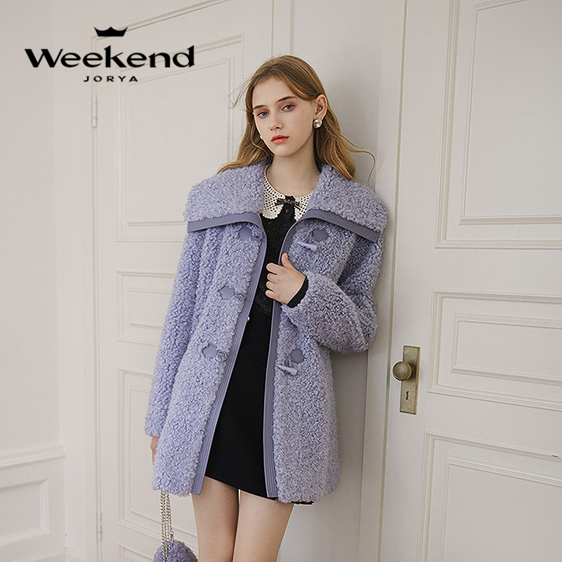 卓雅周末冬季新款大翻领学院牛角扣外套Q260922A