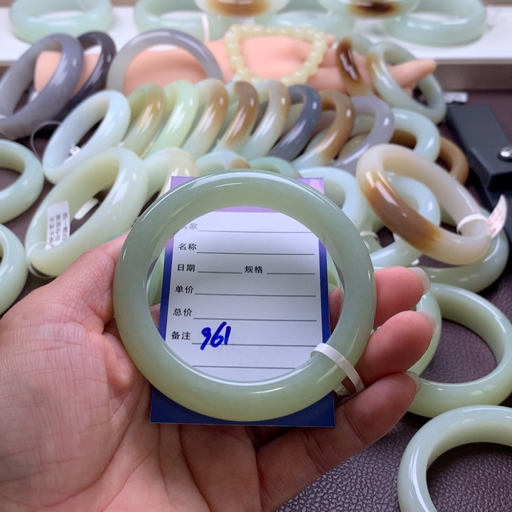 未镶嵌手镯和田玉59