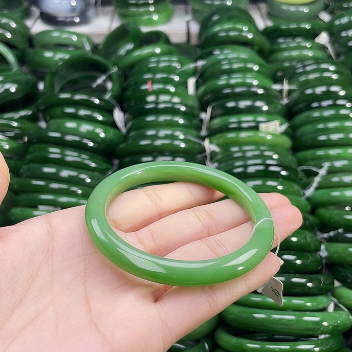 未镶嵌手镯和田玉（碧玉）