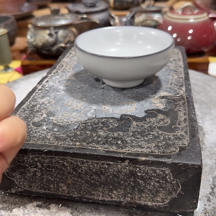 主人杯一个，瓷。。。