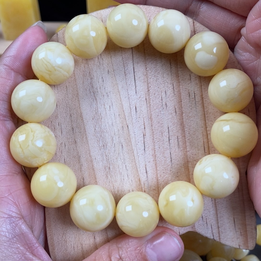 蜜蜡裸石未镶嵌天*