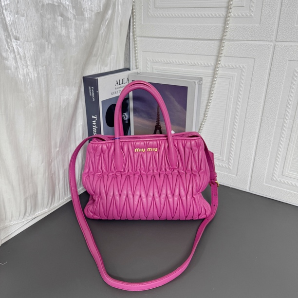 95新 MIU MIU/缪缪 95新紫色褶皱手提单肩包