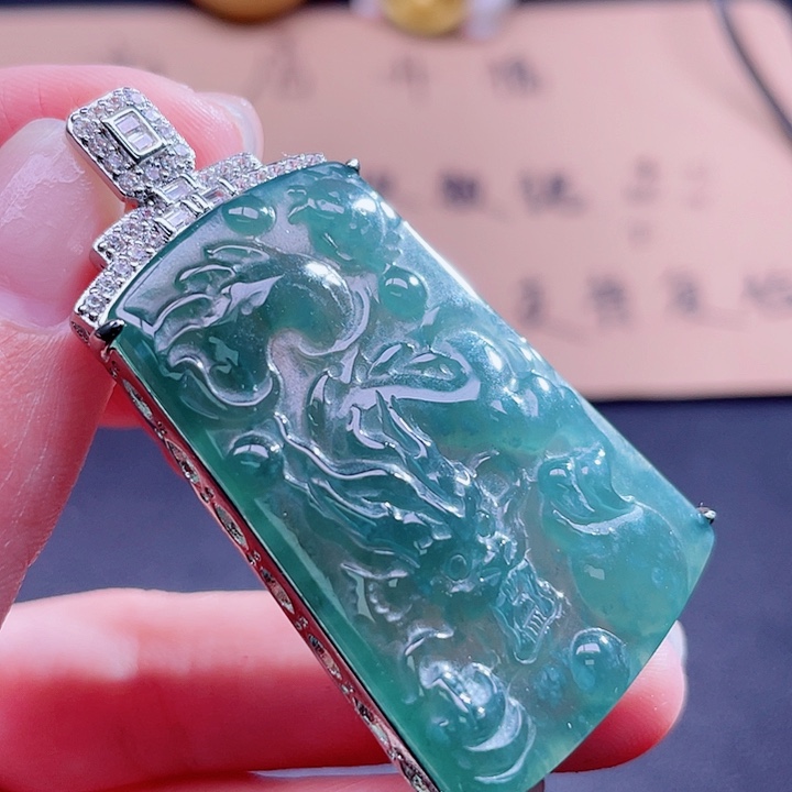 翡翠吊坠(不含链)未镶嵌