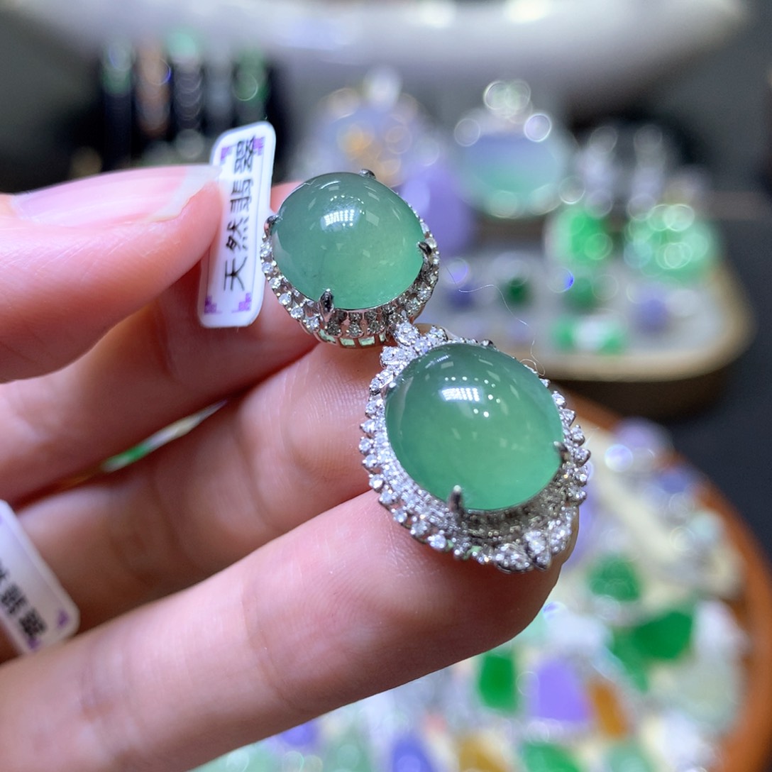 【闪购商品】翡翠颈饰18K金镶嵌翡翠吊坠项链