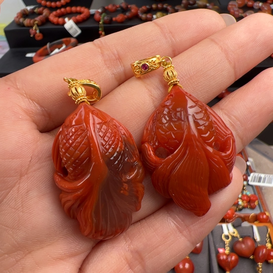 南红玛瑙银S925镶嵌（万能扣金鱼31*24多样性发一