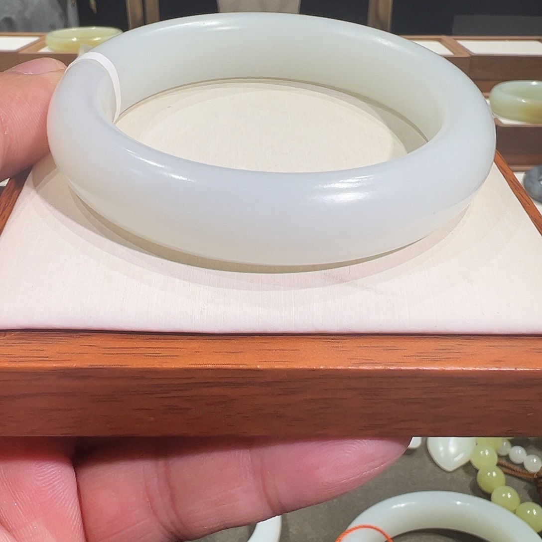 和田玉手镯未镶嵌不*不